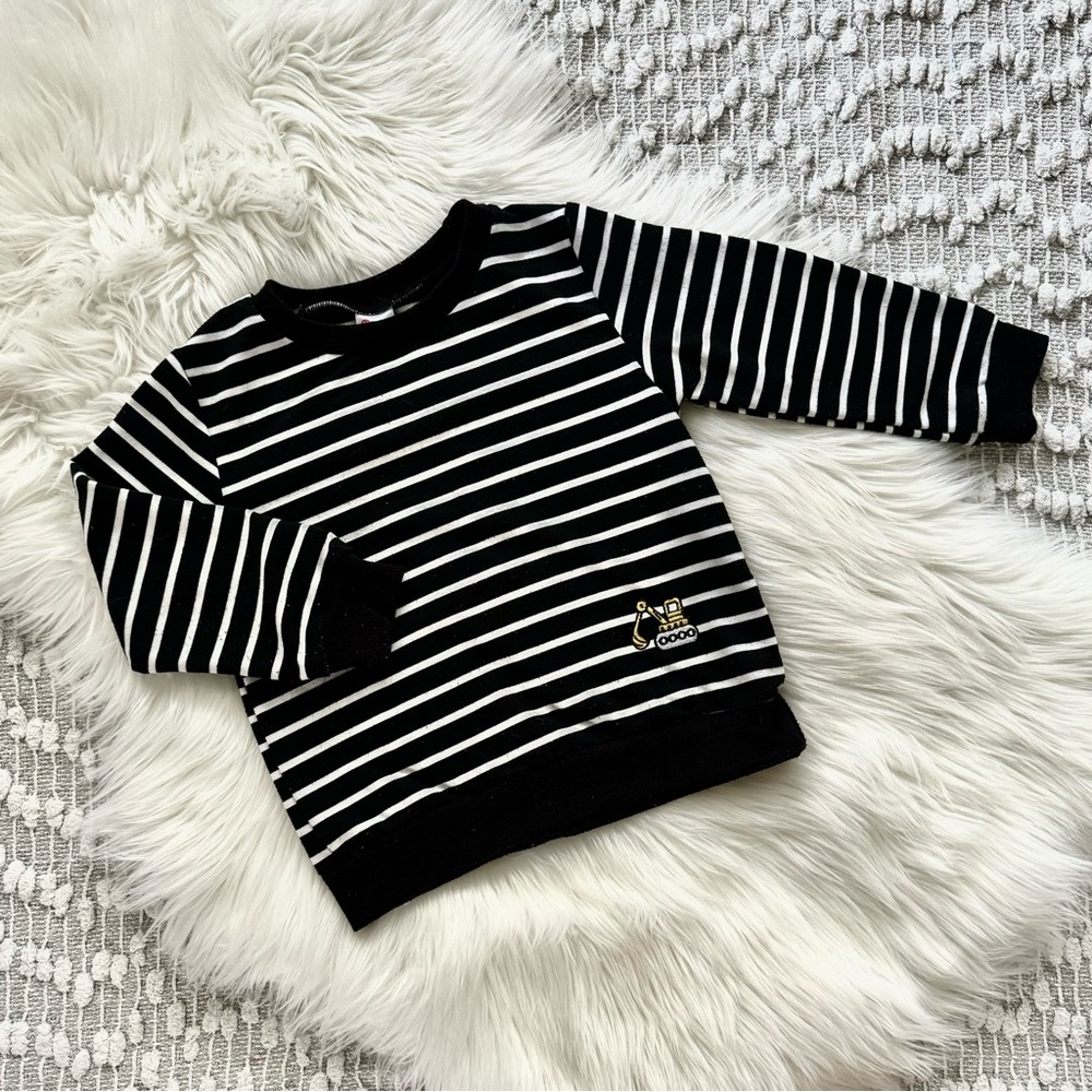 (💚4/$20) Black and white stripe sweatshirt